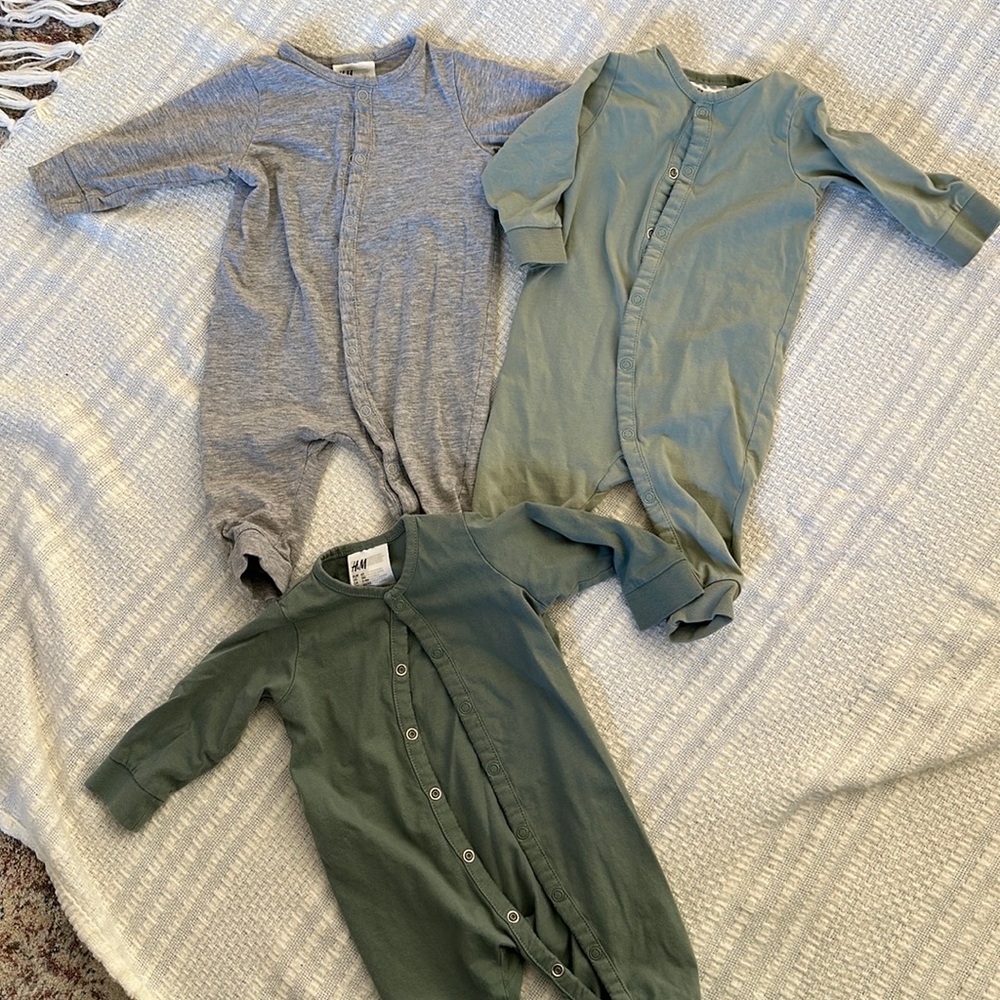 H&M bodysuit lot 3m